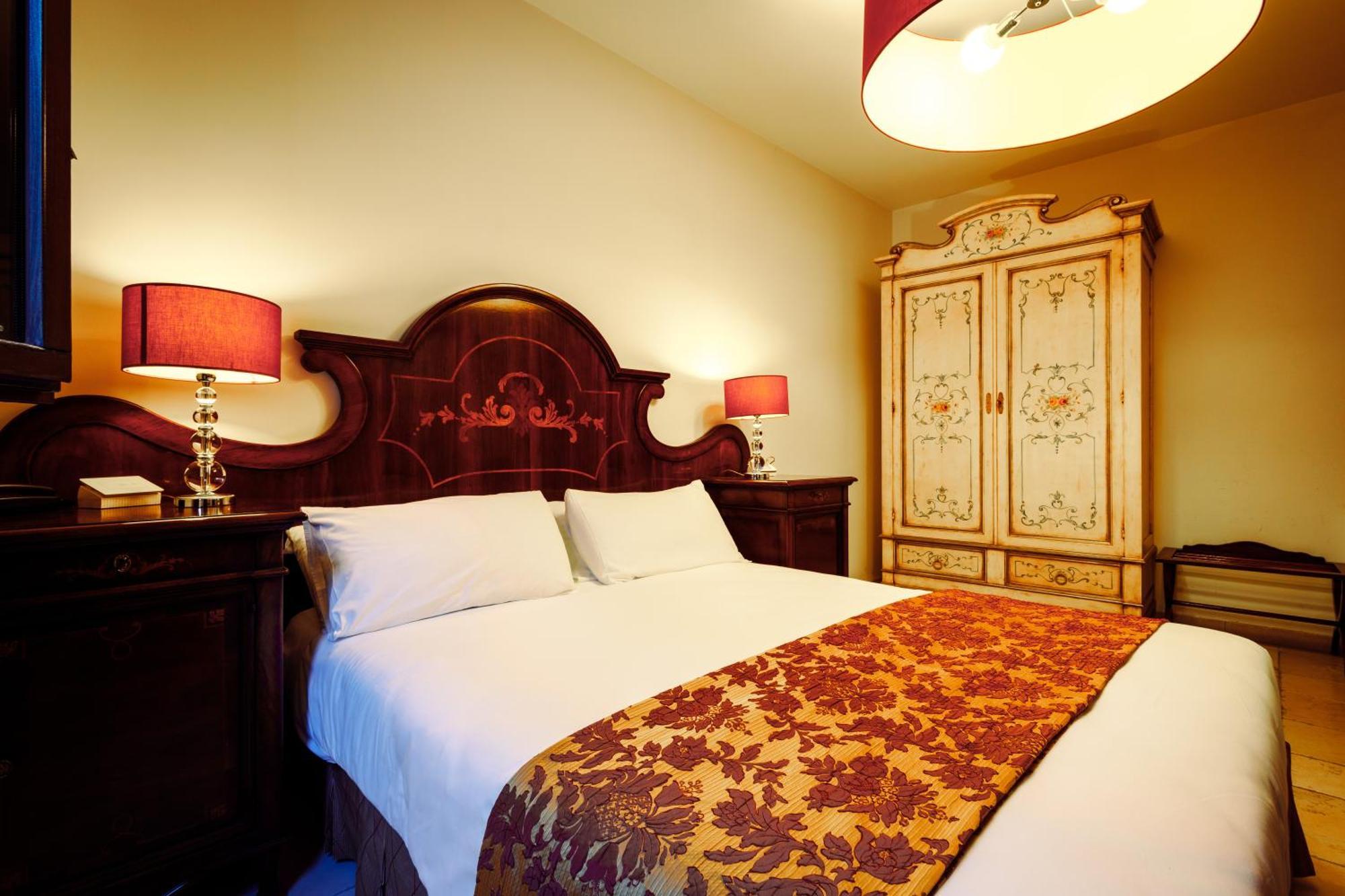 Hotel Vico Regio 4*